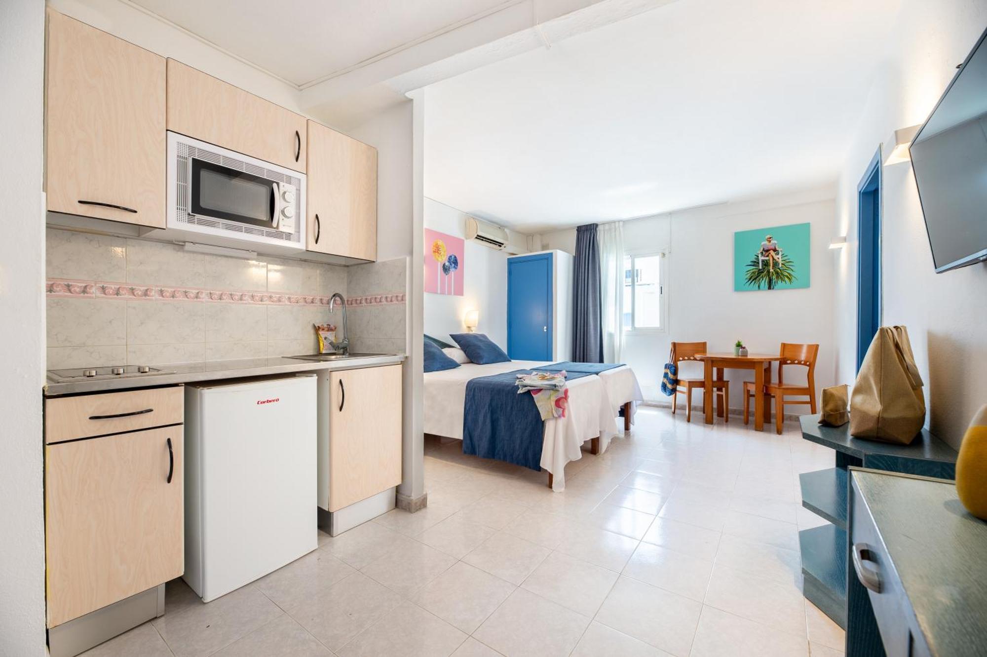 Hotel Apartamentos Vibra Central City - Adults Only San Antonio  Kültér fotó