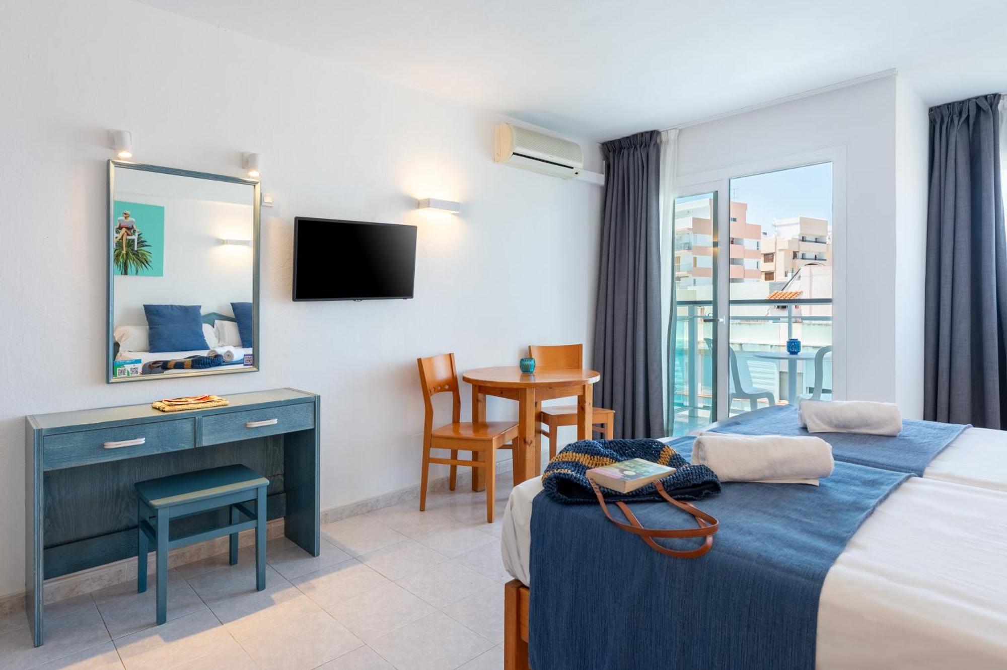 Hotel Apartamentos Vibra Central City - Adults Only San Antonio  Kültér fotó